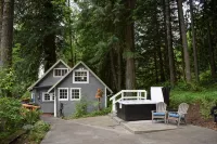 The Cornerstone Cabin - Mount Rainier - Alphydda
