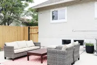 The1928 West • Spacious 5 Br, Putting Green, Pool Table & Arcade Games
