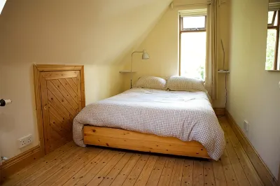 Rusheens Cottage. Charming comfortable cottage with sauna in peaceful valley. โรงแรมใน