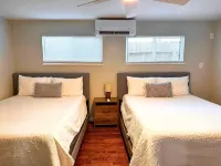 Stylish 1BR Urban Retreat - Condos