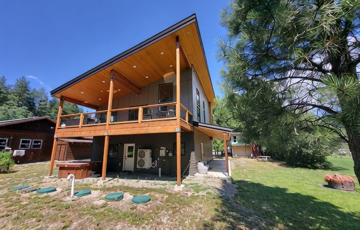 Modern Charming 3-Bedroom House in Marvelous Ronald with WiFi, AC, Ping Pong.