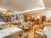 Geneva Hotel Hotels near West Park
