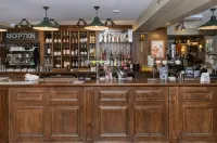 Balfour Arms - بار