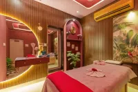Flora Ecostay Resort and Spa Lonavala - 스파