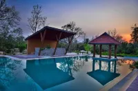 Vannraj Resort and Spa - piscina