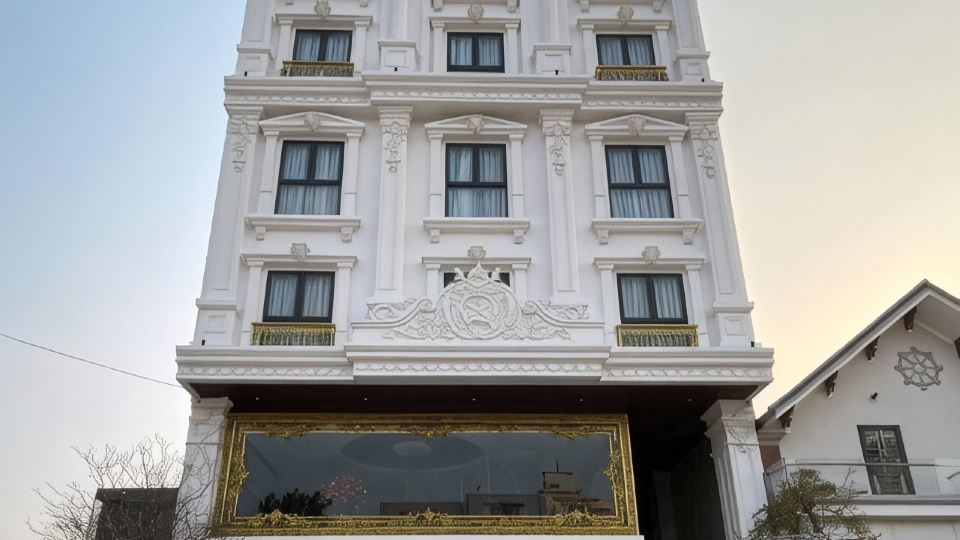 Royal Hotel 2 Mong Cai