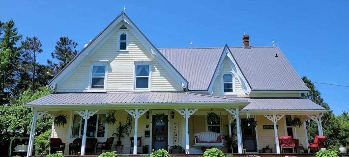 Clinton Pond Bed and Breakfast Hotels in Queens County