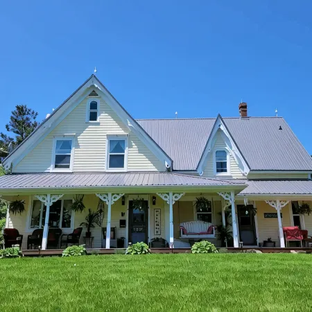 Clinton Pond Bed and Breakfast
