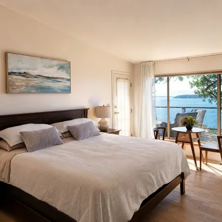 SaliHaven: Oceanfront 3 Br 3 Beds 3.5 Ba + Gym
