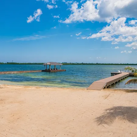 Carolina Kai - Beautiful Luxury Villa Private Beach Near Rum Point & Starfish Pt