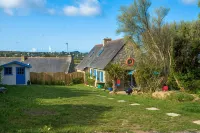 Sea view, stone house between Crozon Camaret, Wifi, closed, bright garden