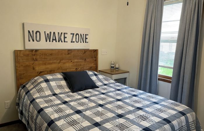Eagle's Landing on the Rock River, Pontoon Available to Rent