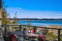 Private Whidbey Island Waterfront Beach Cabin - 샬레 호텔