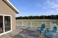 20 acres, located near beaches, snowmobile trails and other local attractions. - Wifi