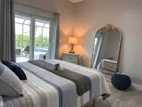 Beautiful Floridian Oasis with Heated Pool, Hot Tub and Close to Beaches! - Beach