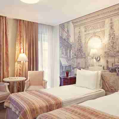 Renome Hotel Rooms