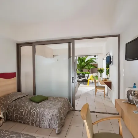 Grand Hotel Holiday Resort