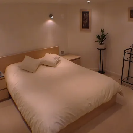 Earle House Serviced Apartments