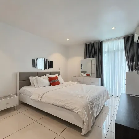 Opulent 1 Bedroom suite in Embassy Gardens