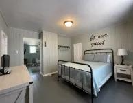The Nest - Located in the Heart of Nashville Indiana! - 3-Star