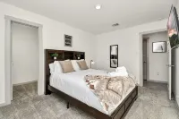 Exquisite 3 bedroom house located in a very quiet area of Katy . - 4-Star