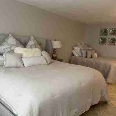 Penthouse Condo, with stunning ocean views Rooms