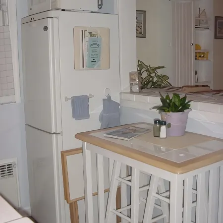 Cozy Beach Getaway - 1000' from Ocean/Boardwalk; 6 blocks from LIRR