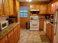 Near West Jefferson, Boone + Blue Ridge Parkway! Mountain get away w/ fireplace. - Wifi