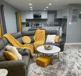 Renovated Modern Stylish “Vibrant” 4bdrm Home - 3성급