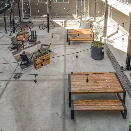 Super Walkable 2-bedroom w/ 5-Star Finishes!
