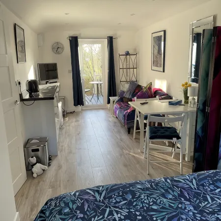 Studio Annie is the Most Relaxing Place to Stay With Free off Road Parking Hotels in Worthing