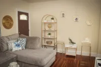 Modern Cozy Getaway 6 Miles from Downtown, Cincinnati - Homestays