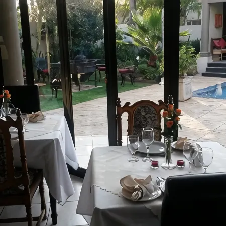 Casa Flora Guesthouse
