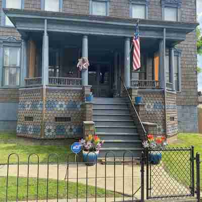 Charming Wheeling Island home. Large cozy and spacious! Your home away from home Hotel Exterior