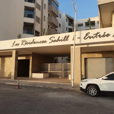 Luxury apartment with sea view, 5 minutes walk from the beach! With air conditioning