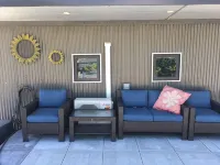 Perfect location! Downtown Beach & Ski Pad w/hot tub in the heart of Sandpoint. - Bungalows