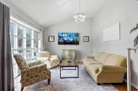 Cozy 3 Bedroom Glassboro Home - Homestays