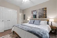Bourbon Run - HotTub/ Ark 30min/ Horse Park 12min/ Walk Downtown/ 4BR Sleeps 8 - 3-Star