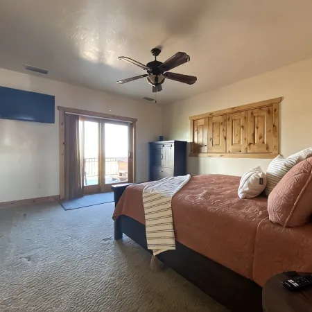 Heated Pool.Panoramic Views•4 Bed 2.5 Ba•Central Location