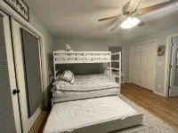 Cozy, 2/2 surrounded by trees and mountains - 2つ星