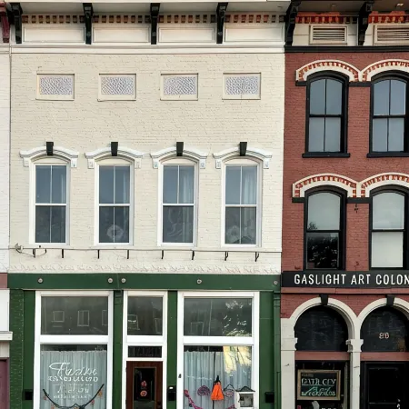 Luxury 1BR/BA Loft in the Heart of Downtown Marshall