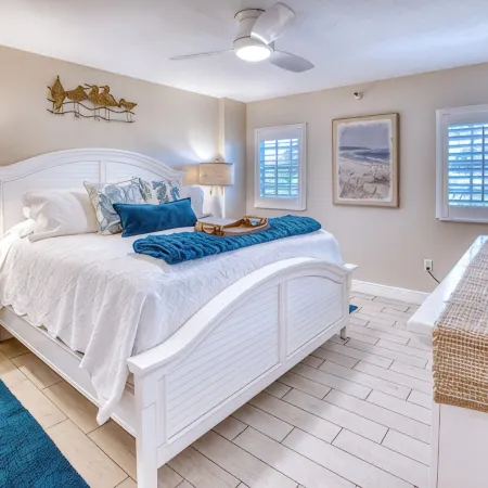 Oceanfront Key Largo Paradise~Private Beach~Pool~Tennis~Marina~Cafe/Bar