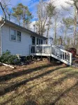 Peaceful Warm Cozy Country Cottage Nestled Beneath the Mountains, Woodstove - 3-Star