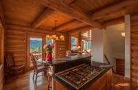 4 Br Mountain Village Luxury Log Home - Great Views, Sleeps 10/11 - Wifi
