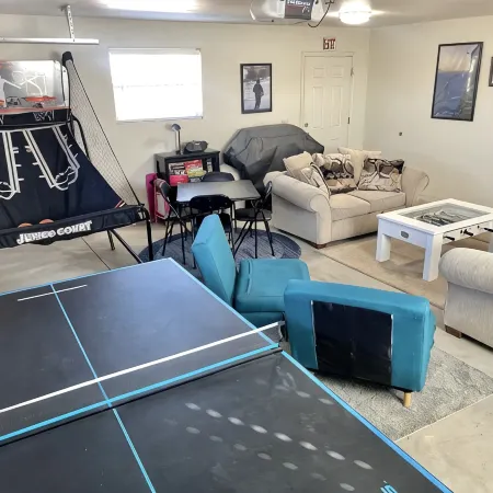 Wanderlust House - Cute & Cozy w/ Big Game Room