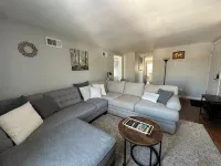 Cozy apartment right in Downtown Downers Grove - Wifi