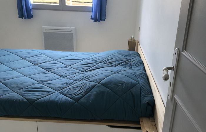 Cosy semi-detached house, terrace 800m from the swimming pool