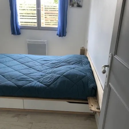 Cosy semi-detached house, terrace 800m from the swimming pool