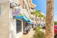 BEAUTIFUL Carriage House in Seacrest, Sleeps 4! FREE TRAM SERVICE & HUGE POOL - Beach