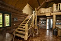 3 acre Lake, Farm Animals Petting Zoo, Horses and Horseback Riding, Room to roam - Homestays